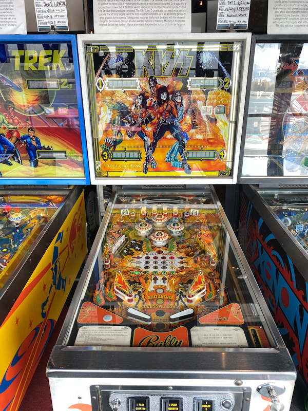 Kiss pinball machine